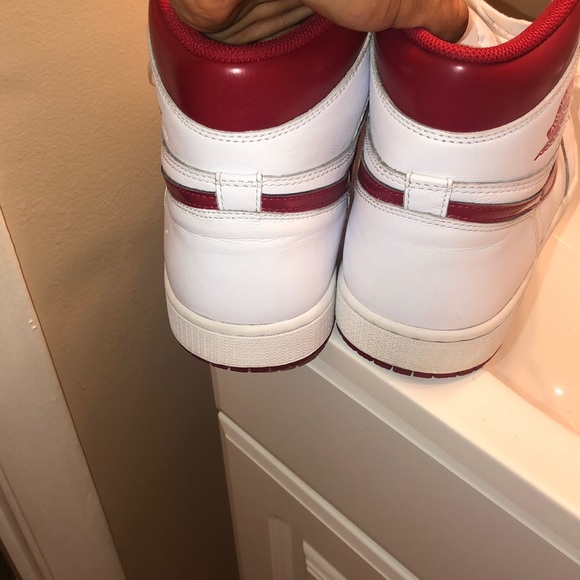 Jordan 1 metallic red 2017 - Picture 3 of 8